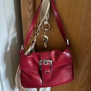 Elegant Red Leather Shoulder Bag